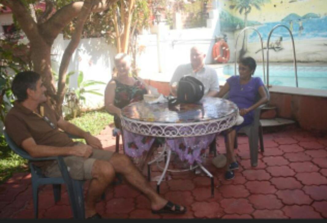 Tanisha Guest House Bogmalo Beach Extérieur photo