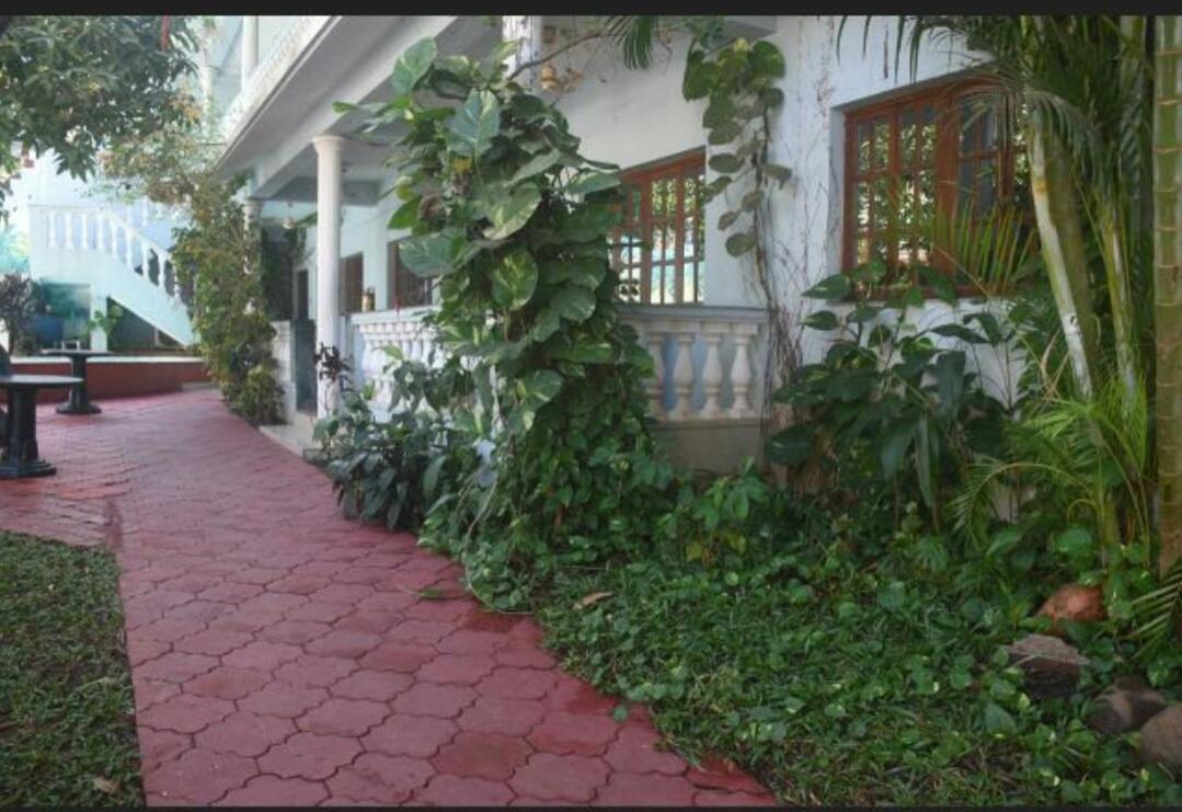 Tanisha Guest House Bogmalo Beach Extérieur photo