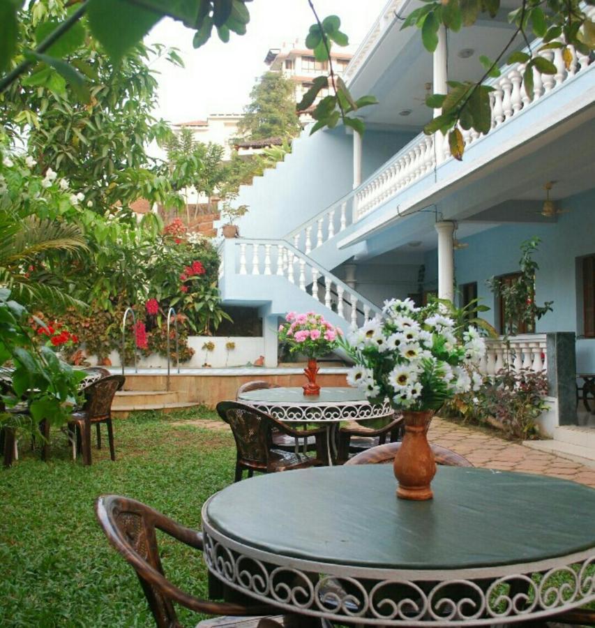 Tanisha Guest House Bogmalo Beach Extérieur photo